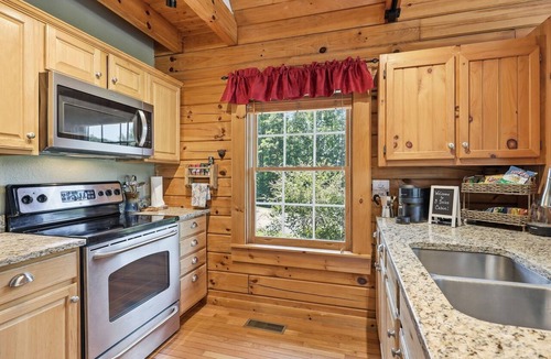 Bostic Cabin | Gorgeous mountain views~Sunsets~Hot Tub~Fire Pit