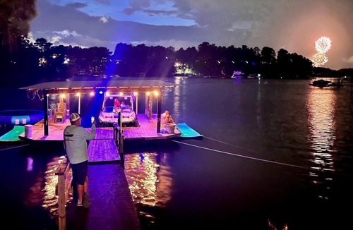 Buford Cottage | Gorgeous renovated Lakefront retreat! South end, two docks!