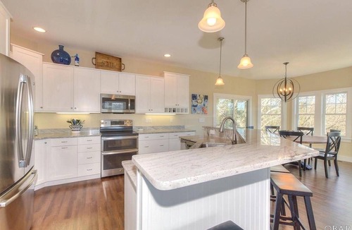 Tuckahoe House | GrayGoose in Duck - Walk to Beach & Private Parking - Resort Style Backyard
