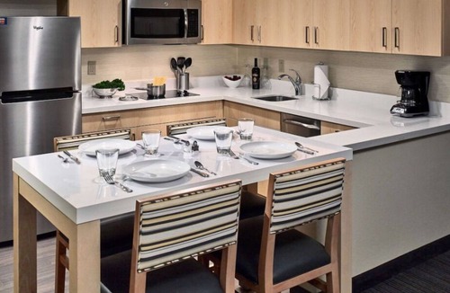 Gwinnett Place House | Great Relaxing Overnight Stay! 4 Amazing units near Duluth History Museum