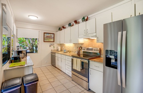 Queen Emmas Bluffs Condo | Ground Level Condo Near the Pool!