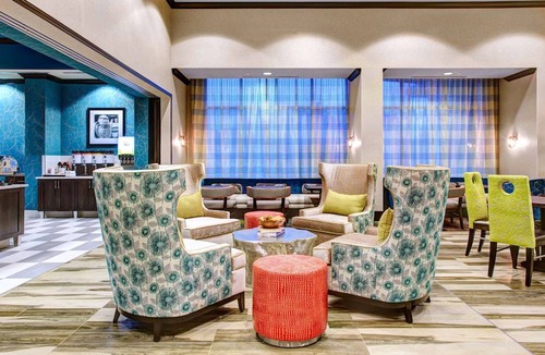Dunwoody Hotel | Hampton Inn & Suites by Hilton Atlanta Perimeter Dunwoody