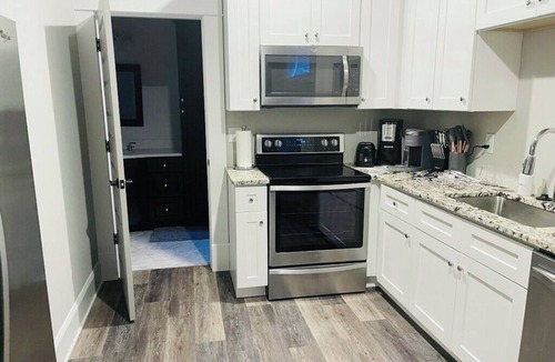 East Side Apartment | Heart of Grant Park l Private Suite Near World Cup & Beltline