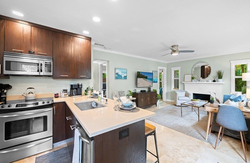 Wilton Manors House | Heated Pool Bungalow Retreat, Charming, Cozy Stay Near Beaches, Dining & Shops!