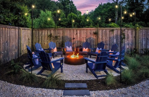 Wilmington House | Heated Pool, Hot Tub, Pickleball & B-Ball/10 Min to Beach/Sleeps 20