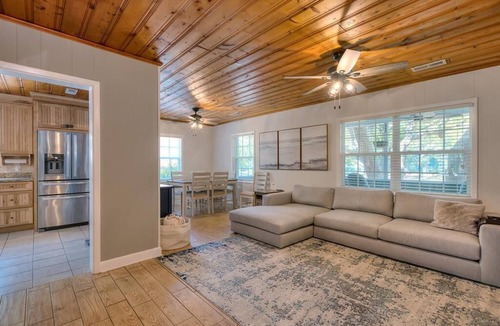 Yaupon Beach House | Heavily Salted: Beach Walk, Game Room, Dog Friendly, Home Gym