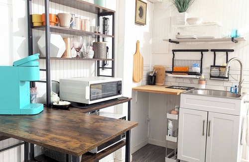 Kitty Hawk Apartment | HEY, GET A ROOM! Couples Getaway : Bikes, beach chairs, umbrella :Central locale