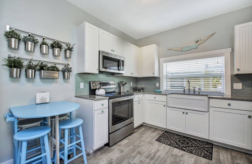Clearwater Beach Cottage | HGTV Worthy! 1BR/1BA Coastal Boutique Cottage. Sleeps 4. Steps to the Beach!