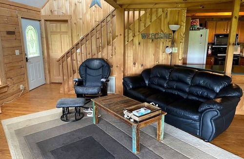 Rutherfordton Cabin | Hillside Haven Cabin with Hot Tub in Rutherfordton, NC