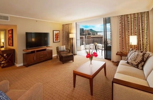 Waikiki Condo | Hilton Hawaiian Village Lagoon Tower:Two bedroom suite at a perfect beach resort