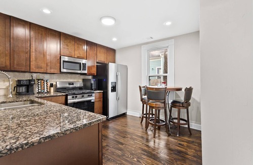 West End House | Historic 3BR Craftsman W/Hot Tub near Mercedes Benz, Downtown, Airport