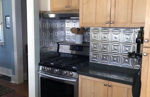 Historic Montford House | Historic Montford House. Close to downtown, restaurants and markets.