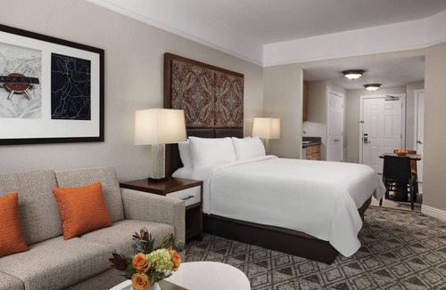 Deer Valley Hotel | Hit the Slopes from a Premium Park City resort! King beds, indoor/outdoor pool!
