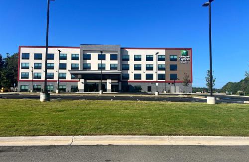 Greensboro Hotel | Holiday Inn Express & Suites Greensboro - Lake Oconee, an IHG Hotel