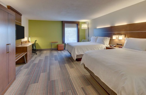 Sandy Springs Hotel | Holiday Inn Express & Suites Atlanta N-Perimeter Mall Area by IHG