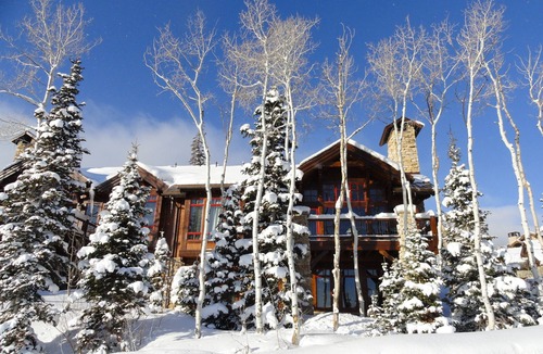 Empire Pass House | Holidays Avail! First Tracks, Ski in, ski out, 20-Mile views, Huge Balcony!