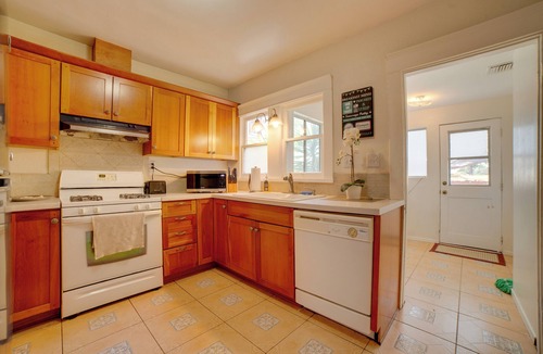 Downtown Riverside House | Home 1/2 Mi to Dtwn Riverside: Families Welcome!