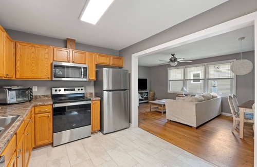 Winston - Salem House | Home near DTWS, UNCAS, WFU, Hospitals, food/bev!