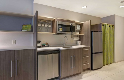 West Palm Beach Hotel | Home2 Suites by Hilton West Palm Beach Airport, FL