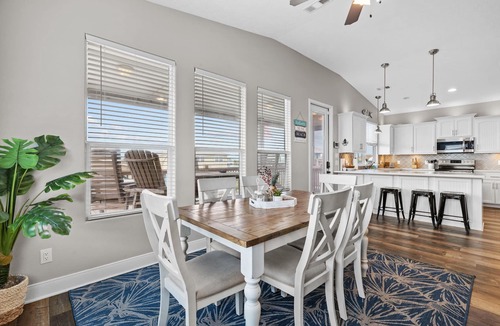 Crystal Beach House | Hot Tub + Firepit! Elevator, Dogs ok - Summer Savings!