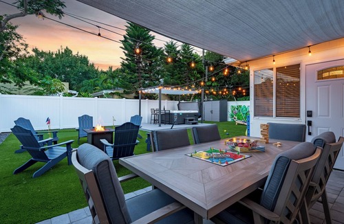 Parker Ridge House | Hot Tub Game Room Mini Golf Fire Pit Central Location Sleeps 8