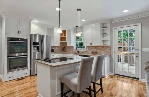 Lilburn House | HUGE Home 8 beds in Stone Mountain 30min from CITY