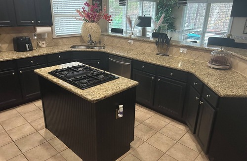 Lithonia House | HUGE Spacious 5- BEDROOM/BATHROOM house with MANY MANY Amenities