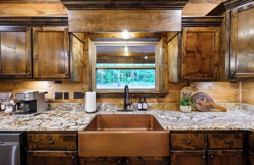 Pickens Cabin | Hunter's Creekside Lodge