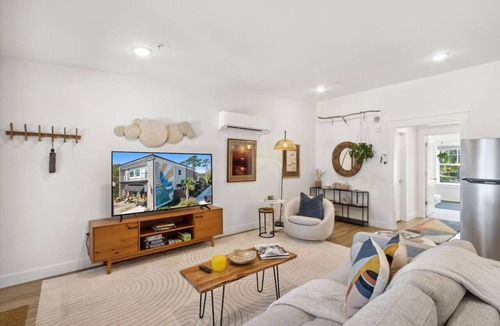 St. Marys Apartment | #I Stylish Bungalow Loft - DT Near to Waterfront