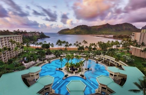 Lihue Hotel | Iconic Resort Stay Near Lihue's Breathtaking Trails | Outdoor Pool