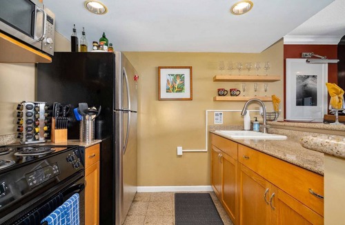 Waikiki Condo | Ilikai 1718 Free Parking* Ocean/Lagoon King Bed, Sofa Bed
