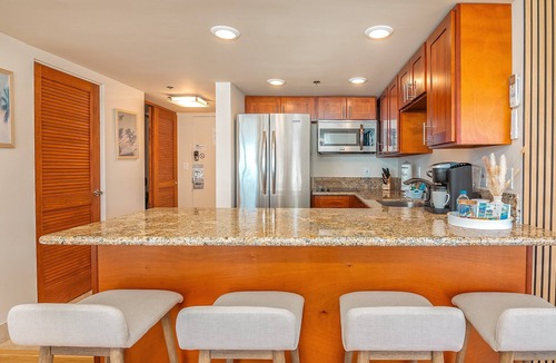 Waikiki Apartment | Ilikai Hotel Condo at Waikiki with Parking