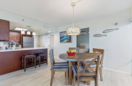 Waikiki Apartment | Ilikai Hotel Condo with Ocean, Lagoon & Fireworks Views