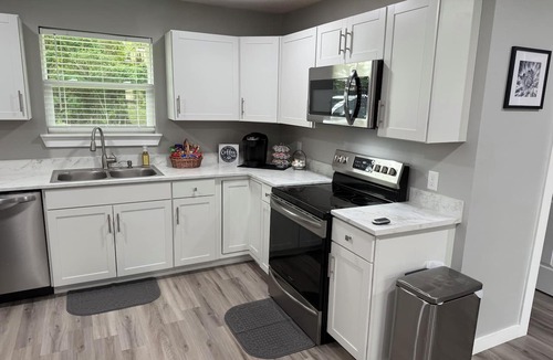 Watertown Cottage | Immaculate 2-bedroom cottage with AC in Lake City, FL