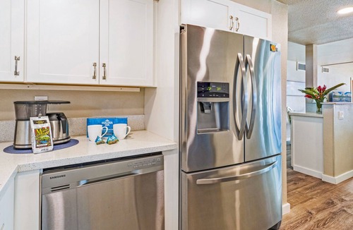 Maalaea Condo | IMPECCABLY REMODELED GROUND FLOOR OCEANFRONT - 50' FROM THE SEA TURTLE SANCUARY!