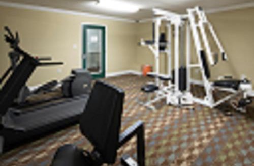 Town Center Hotel | InTown Suites Extended Stay Marietta GA - Town Center