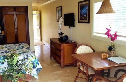 Wailua Hotel | Islander on the Beach 333