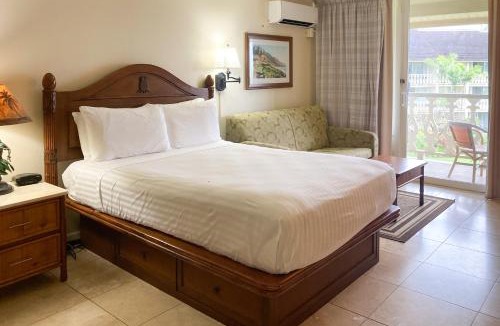Wailua Hotel | Islander on the Beach 340