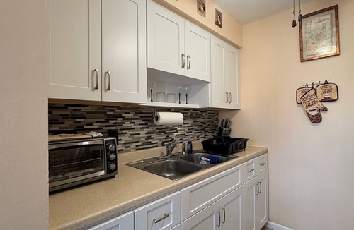 Pompano Beach Condo | Jan, Feb & Mar Available to Enjoy the Beach, Sunshine and Warm Weather!