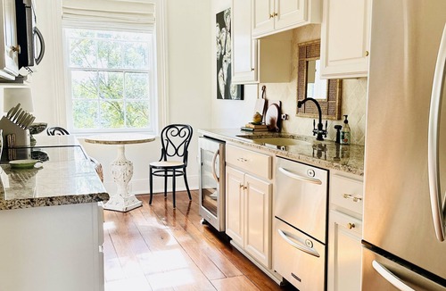 Historic Downtown Savannah Condo | Jones St Penthouse with PRIVATE Rooftop & Spectacular Views ~ FREE Golf Cart