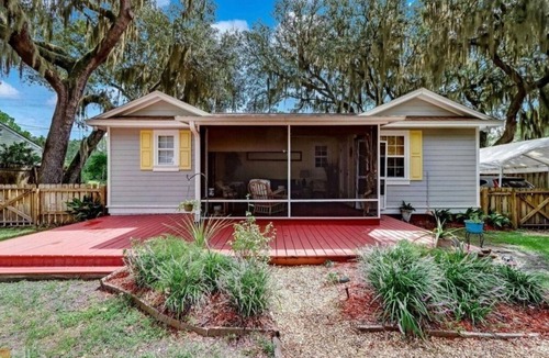 St. Marys House | KaiCozyCottage/Saltwater Pool/Walk to Ferry/Pets ok/Fenced In Yard