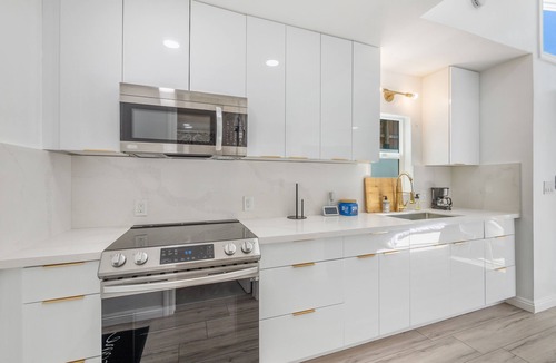 Keolu Hills Apartment | Kailua Studio - WiFi, AC, Garage, Steps from Beach
