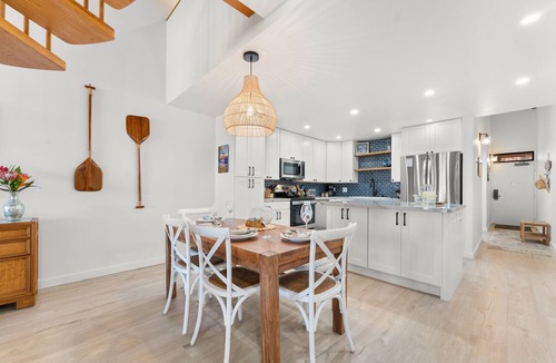 Kihei Condo | Kamaole Sands #7-403 Great Rates, Garden and Partial Ocean Views, A/C!