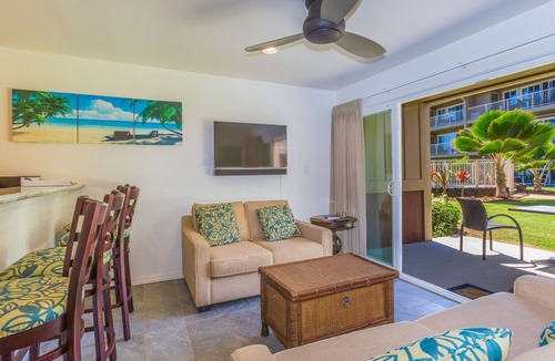 Kapaa Condo | Kapaa 2BR Ground floor, Ocean Breeze Condo with pool! (112-2)