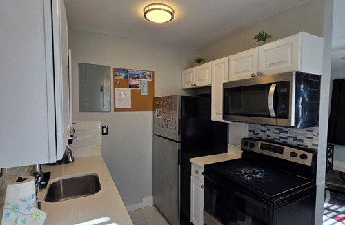 Lauderhill House | Kind Nest - 15 mins from downtown, airport, and beach. Washer/dryer available
