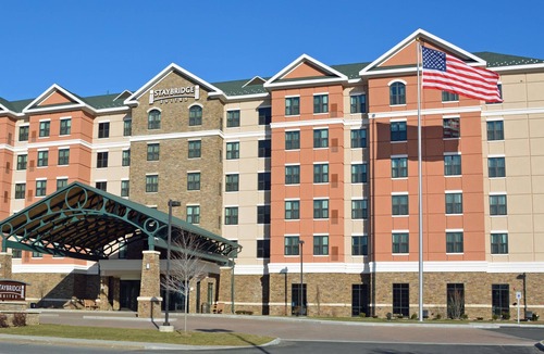Newtonville Apartment | King Studio Suite w/Breakfast & Pool | Albany