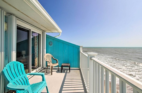 Kure Beach Apartment | Kure Beach Condo w/Panoramic Ocean Views!