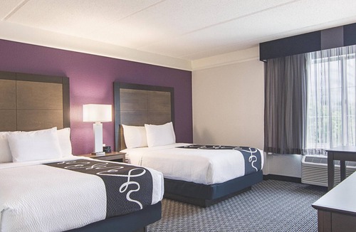 Sandy Springs Hotel | La Quinta Inn & Suites by Wyndham Atlanta Perimeter Medical