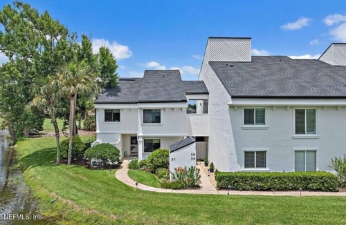 Sawgrass Condo | Lagoon to golf views with refreshing ocean breezes, walk to the beach.