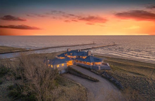 Saugatuck House | Lake Michigan beach home. Saugatuck. Heated pool, hot tub, 8 bedrooms. 9 baths.